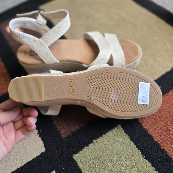 TOMS Women's Tan Espadrille Wedges - Picture 7 of 12